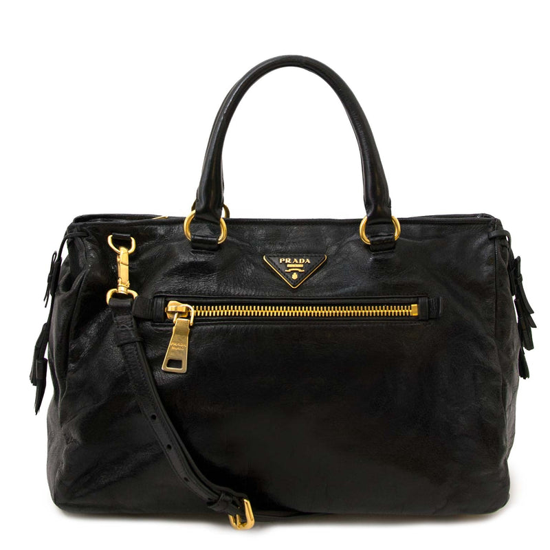 Buy authentic prada black front zip shoulder bag now online at labellov vintage fashion webshop