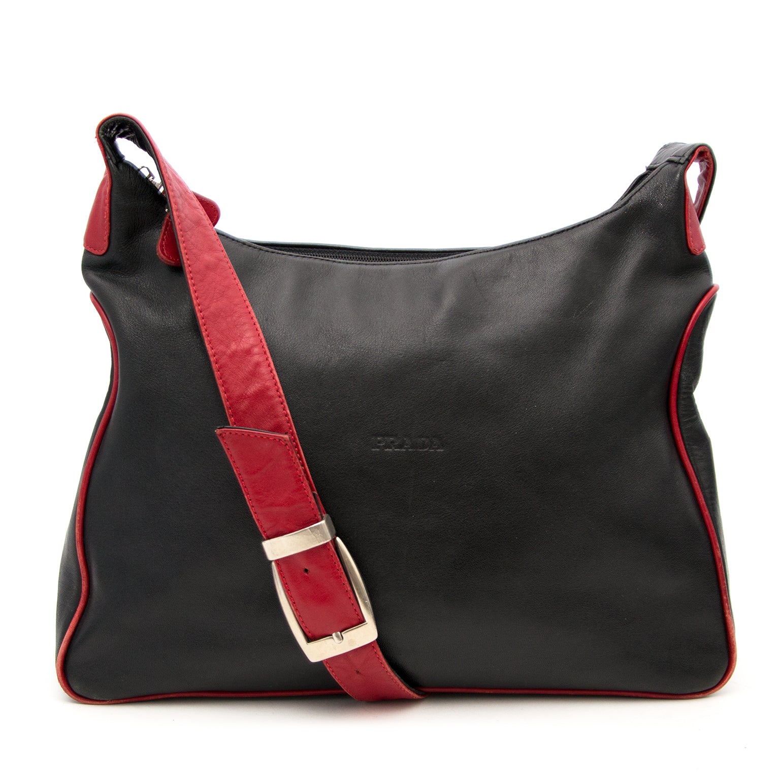 Are you looking for an authentic Prada Black and Red Leather Shoulder Bag ? Buy safe at Labellov online.