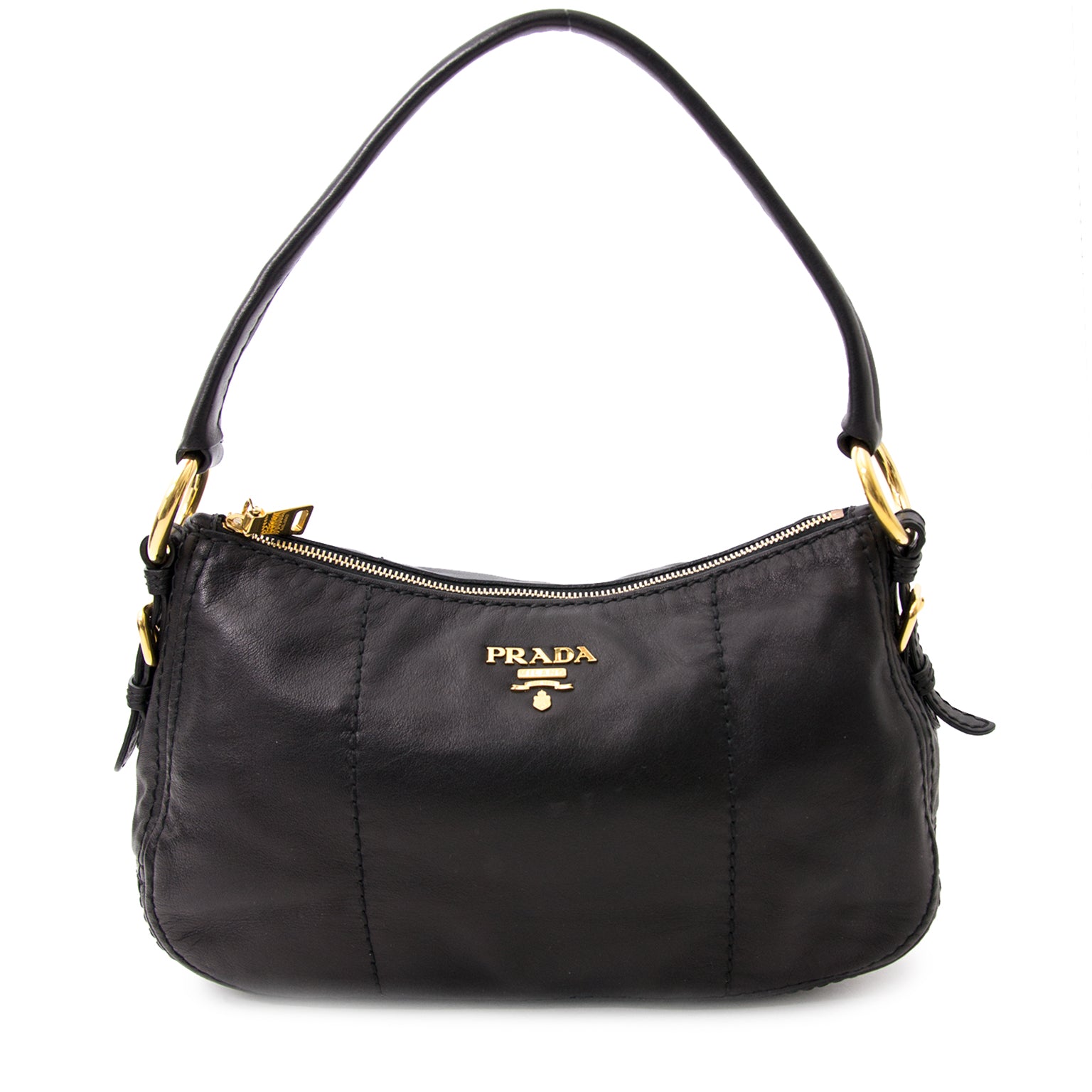 Koop uw authentieke Prada lederen handtas aan de beste prijs bij Labellov secondhand luxury.