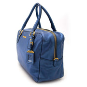 Achetez authentique Prada sac de main dans le couleur blue pour le bon prix chez LabelLOV.