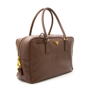 Koop een authentieke Prada Cacao Saffiano Lux Shoulder Bag online