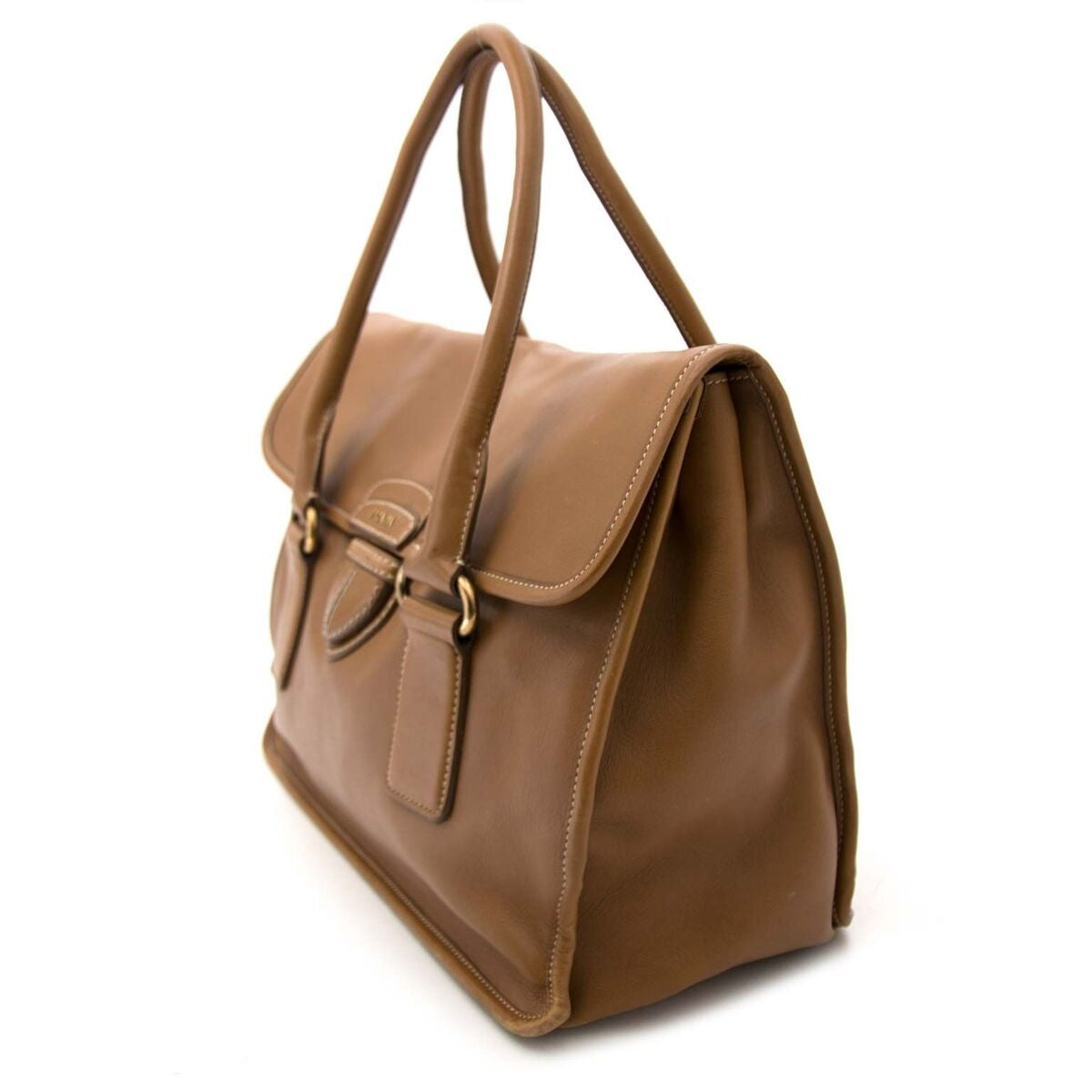 Achetez un authentique Prada sac a main pour le bon prix chez LabelLOV.
