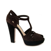 Buy authentic secondhand Prada heels at the right price at LabelLOV vintage webshop. Safe and secure online shopping.