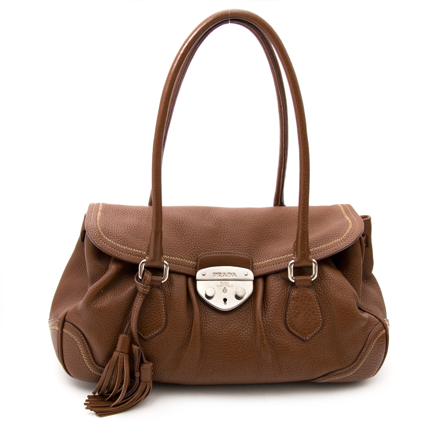 Looking for a designer bag? Buy and sell yours easily at Labellov timeless luxury
