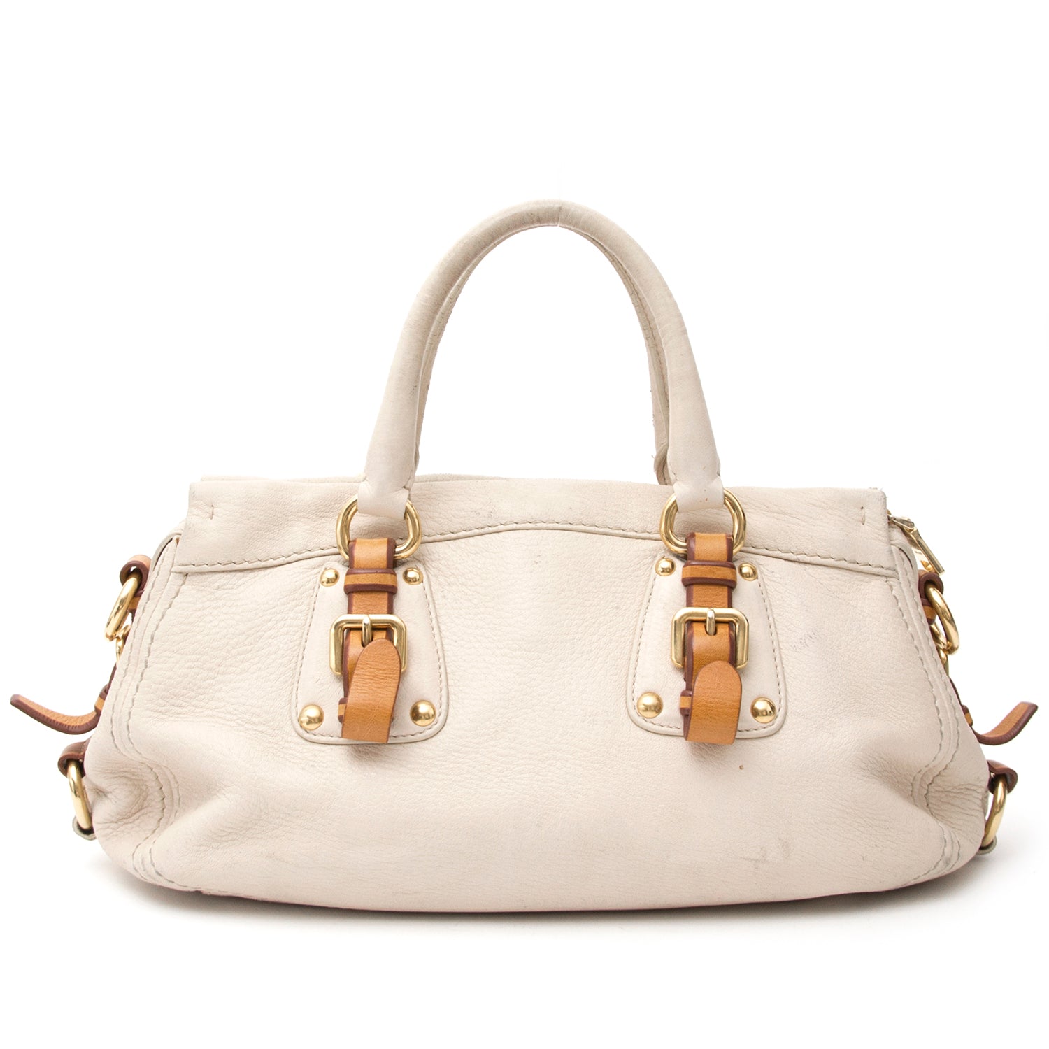 Vintage Prada cream bag for the best price at Labellov webshop. Safe and secure online shopping with 100% authenticity. Vintage Prada cream sac à main pour le meilleur prix.