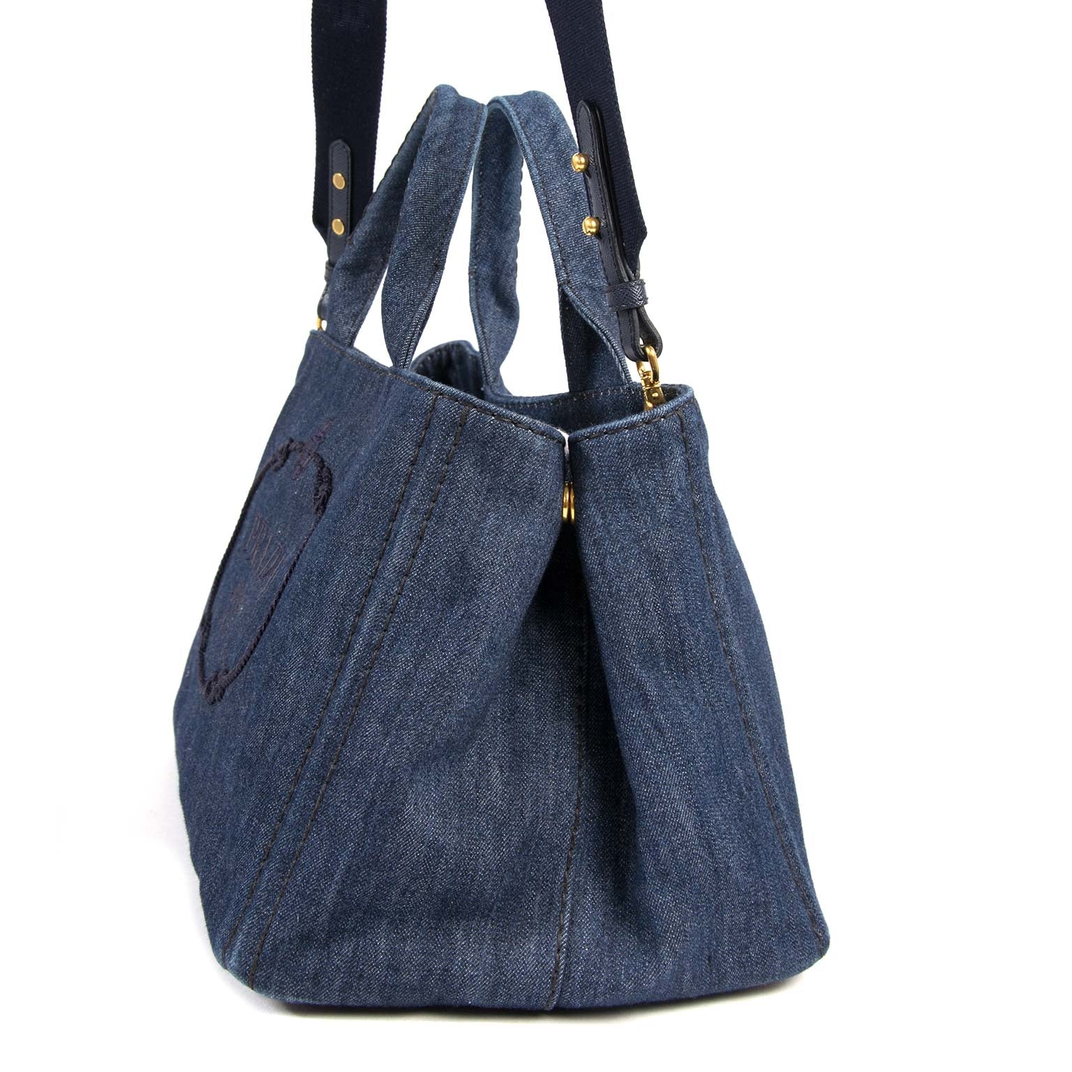 Bent u op zoek naar een authentieke Prada Denim Tote Bag aan de beste prjs? Koop bij Labellov