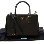 Koop authentieke Prada handtassen bij Labellov fashion webshop