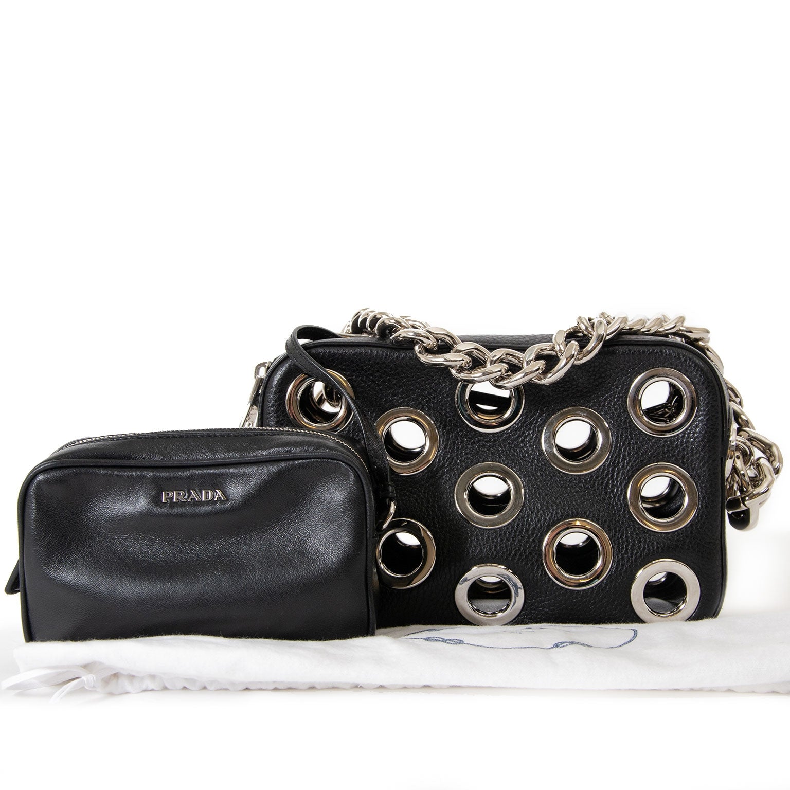 prada grommet chain vitello daino small schoudertas nu te koop bij labellov vintage mode webshop belgië