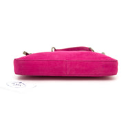 Bent u op zoek naar een 100% authentieke fuchsia handtas van het merk Prada? Shop veilig bij Labellov.