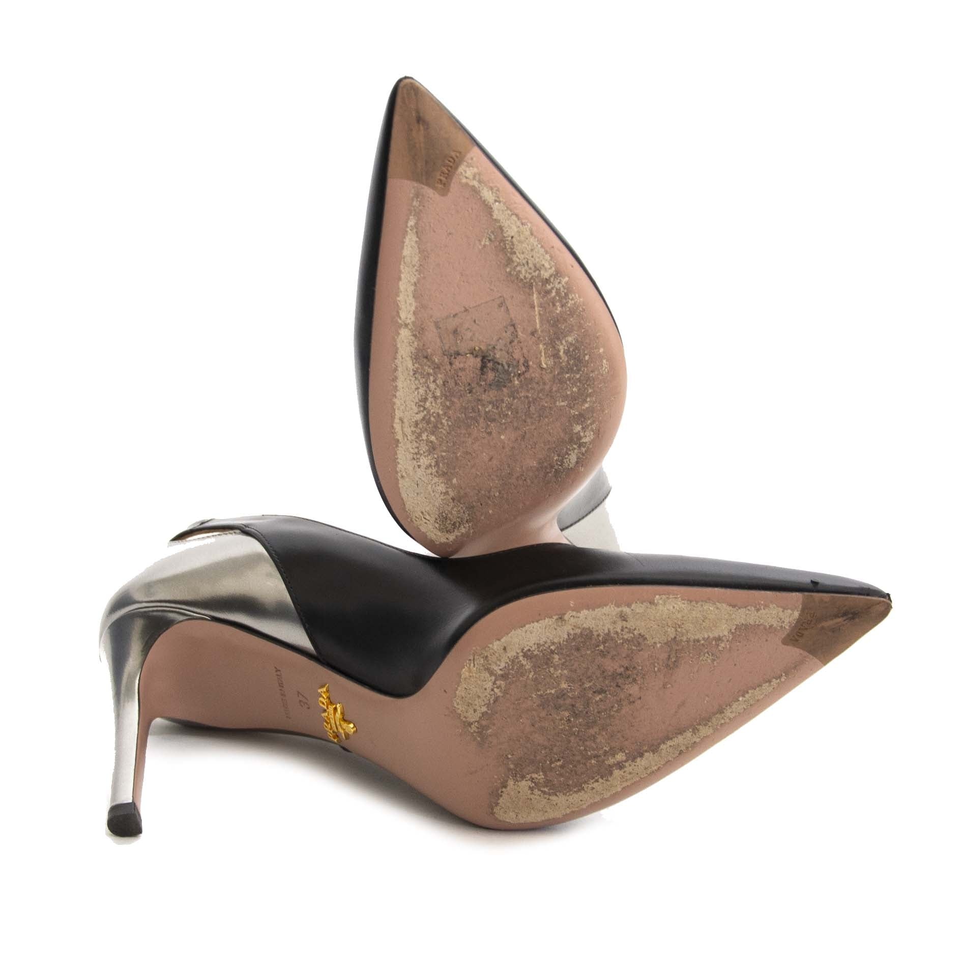 Koop authentieke tweedehands vintage Prada Duotone Sivler Black Heels