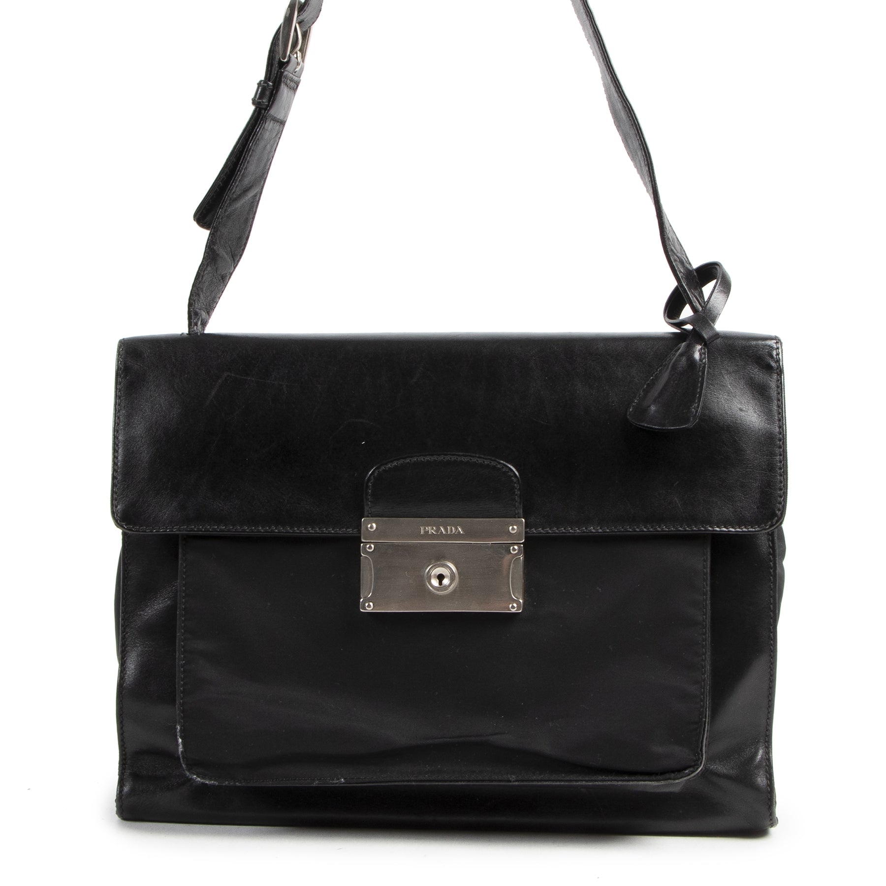 Authentieke Tweedehands Prada Black Leather and Nylon Shoulder Bag juiste prijs veilig online shoppen luxe merken webshop winkelen Antwerpen België mode fashion