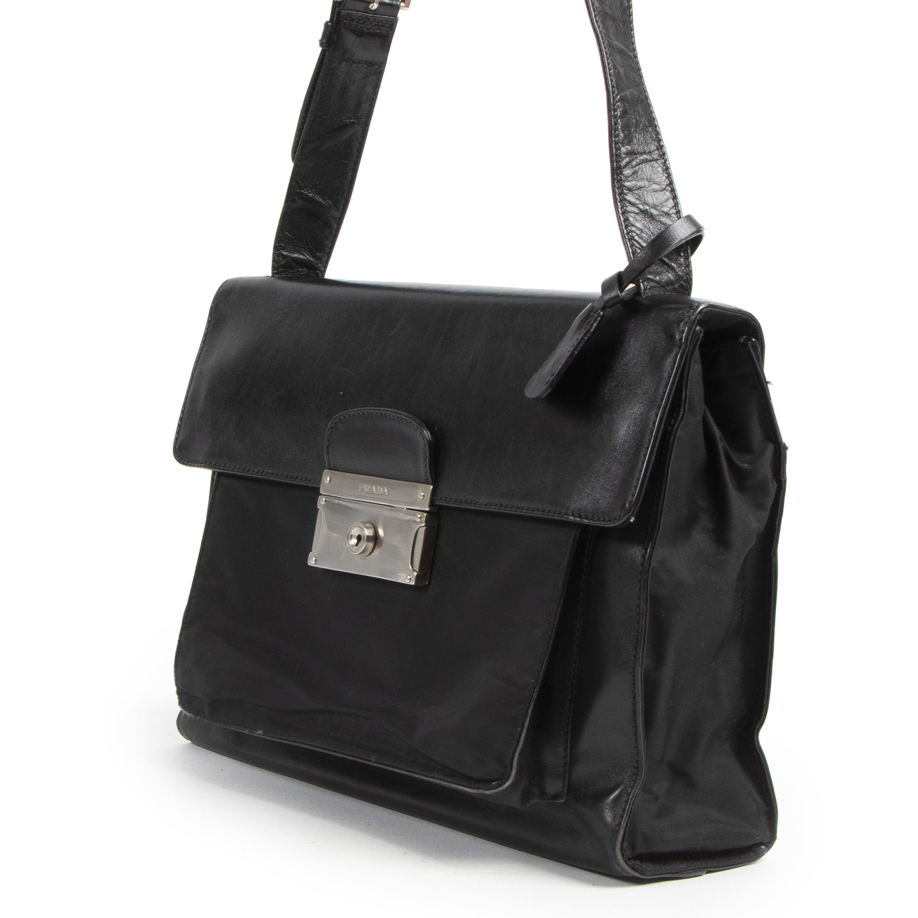 Authentieke Tweedehands Prada Black Leather and Nylon Shoulder Bag juiste prijs veilig online shoppen luxe merken webshop winkelen Antwerpen België mode fashion