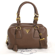 Koop en verkoop uw authentieke designer handtassen van Prada bij Labellov