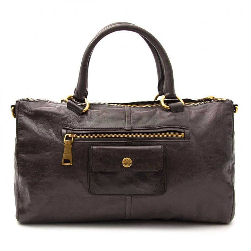 Koop authentieke tweedehands Prada tassen aan een eerlijke prijs bij LabelLOV. Veilig online shoppen.