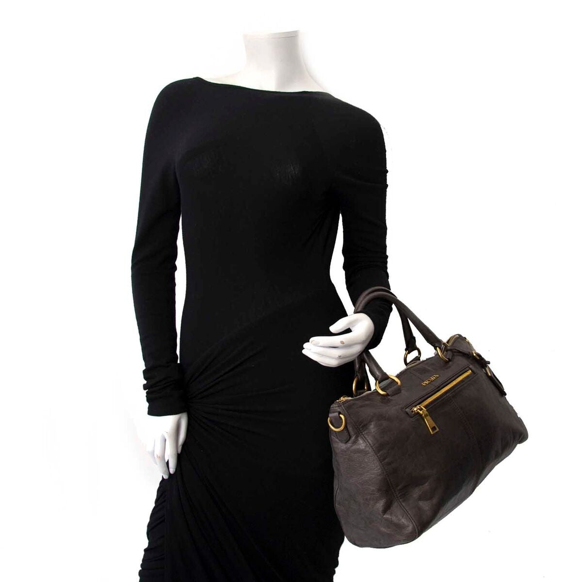 Kaufen Sie authentische gebrauchte Prada Taschen zu einem fairen Preis bei LabelLOV. Sicheres Online-Shopping.