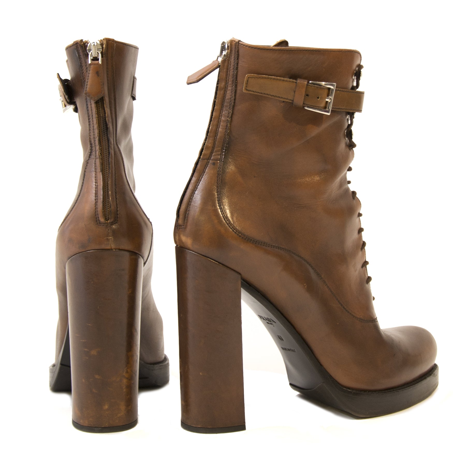 Prada Brown Burnished Boots kopen en verkopen aan de beste prijs bij Labellov tweedehands luxe in Antwerpen