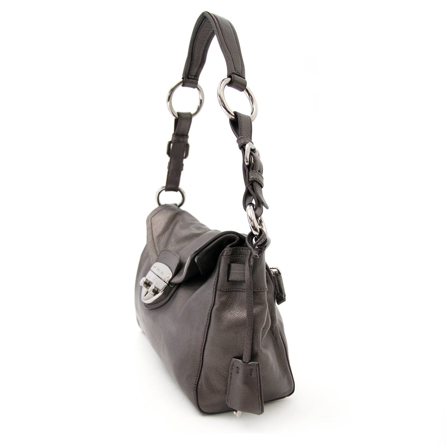 Acheter votre sac en cuir de Prada pour le meilleur prix chez Labellov a Anvers