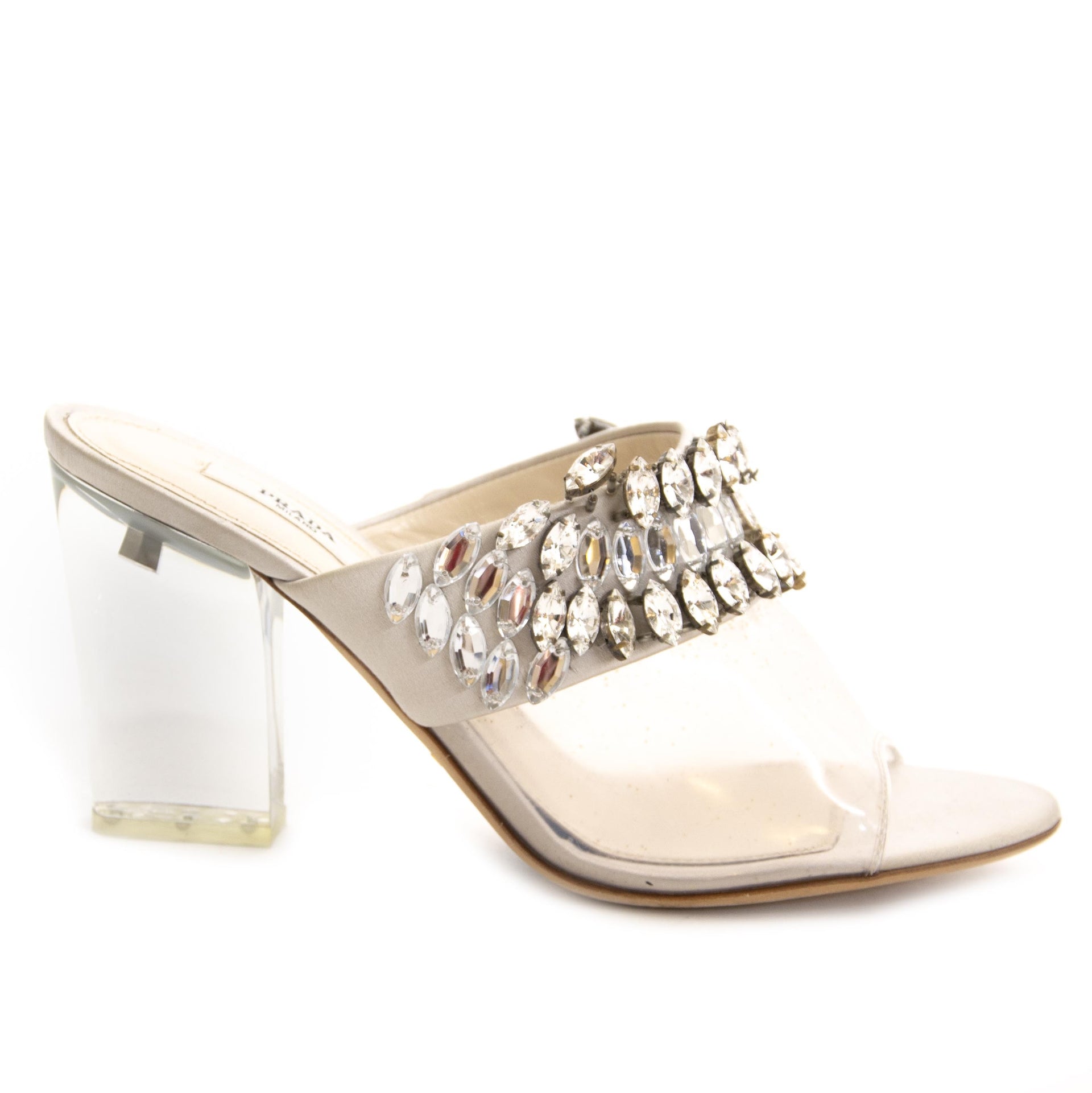 Prada transparant Swarovski Heels - 73,5 For the best price at LabelLov. Pour le meilleur prix à LabelLOV. Voor de beste prijs bij LabelLOV.