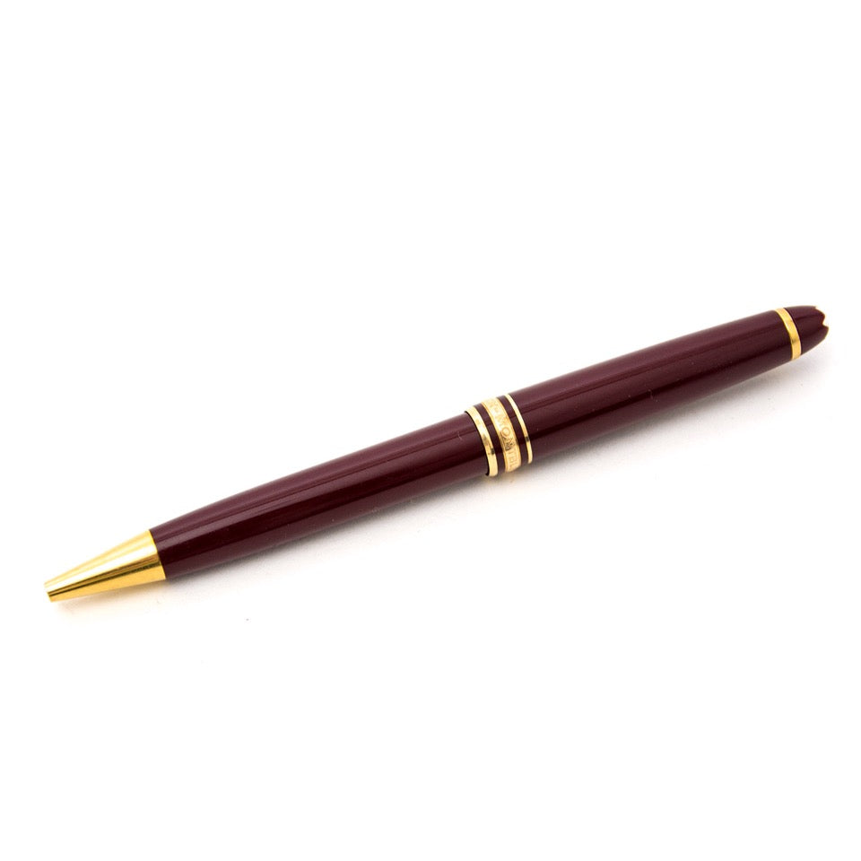 Vintage Montblanc pen for the best price at Labellov webshop. Safe and secure online shopping with 100% authenticity. Vintage Montblanc pen pour le meilleur prix.