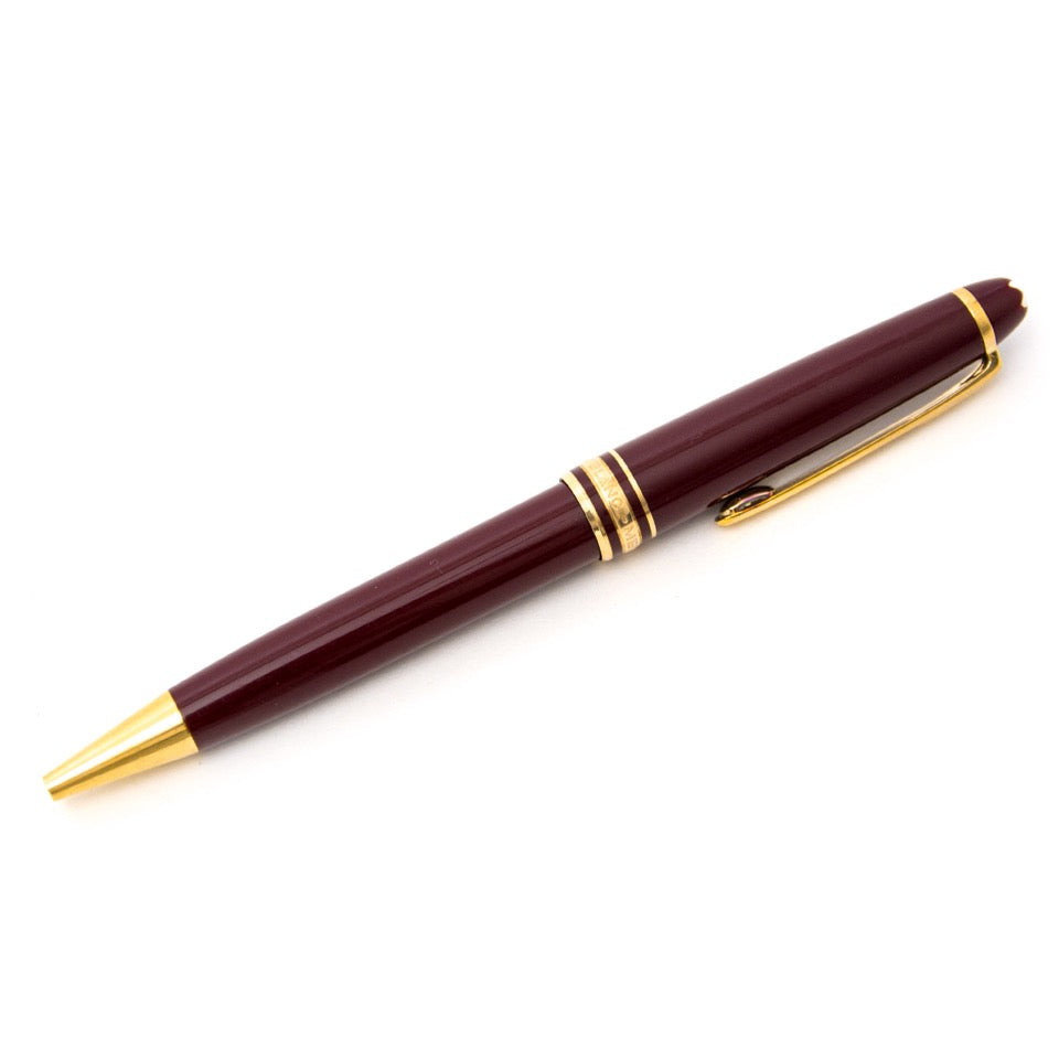 Vintage Montblanc pen for the best price at Labellov webshop. Safe and secure online shopping with 100% authenticity. Vintage Montblanc pen pour le meilleur prix.