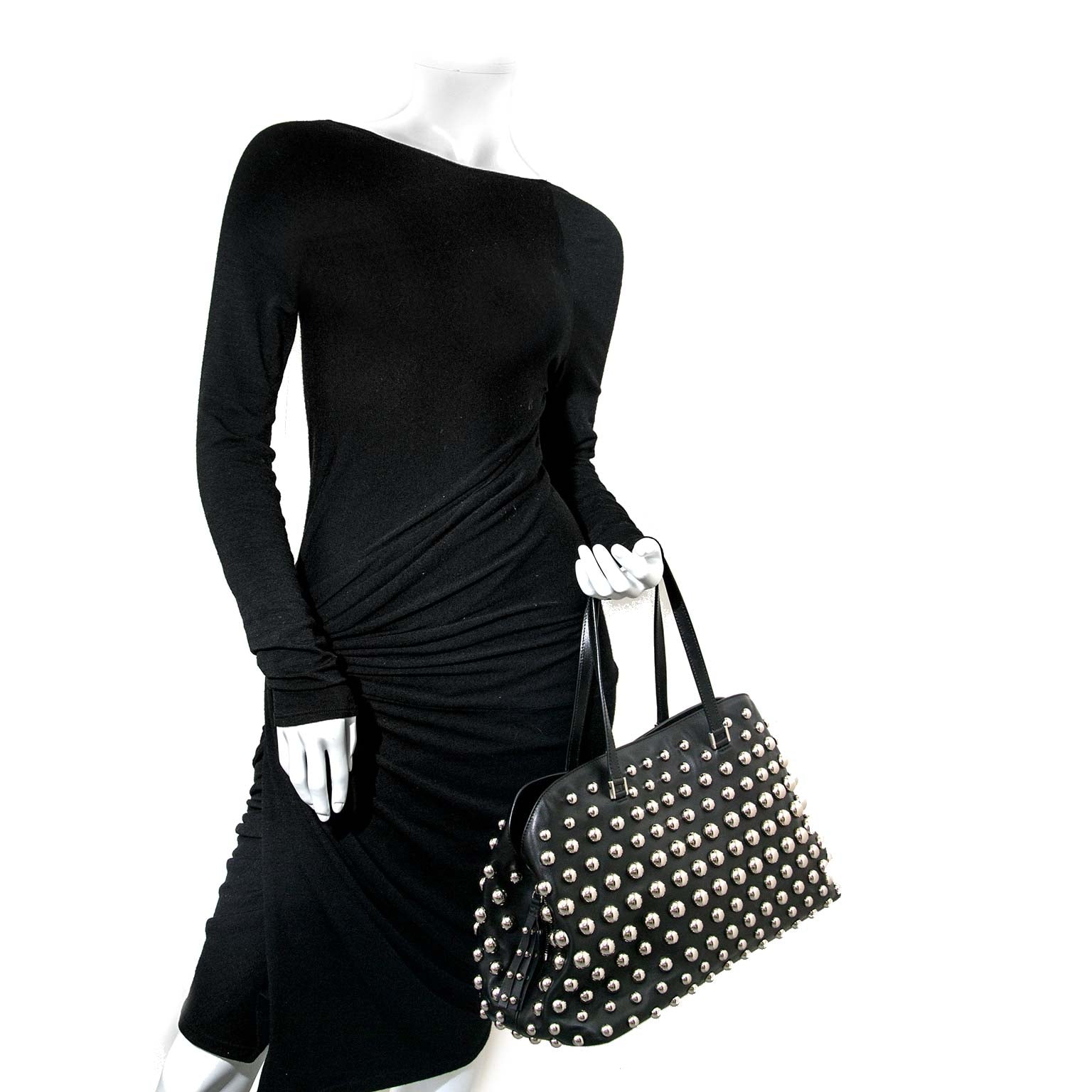 Buy and sell your authentic designer bags for the best price at Labellov secondhand luxury in Antwerp