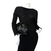Valentino 'Red' Black Patent Clutch With Bow Buy authentic designer Valentino secondhand bags at Labellov at the best price. Safe and secure shopping. Koop tweedehands authentieke Valentino tassen bij designer webwinkel labellov.