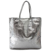 Roberto Cavalli Silver Python Bag Buy authentic designer Roberto Cavalli secondhand bags at Labellov at the best price. Safe and secure shopping. Koop tweedehands authentieke Roberto Cavalli tassen bij designer webwinkel labellov.