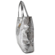 Roberto Cavalli Silver Python Bag Buy authentic designer Roberto Cavalli secondhand bags at Labellov at the best price. Safe and secure shopping. Koop tweedehands authentieke Roberto Cavalli tassen bij designer webwinkel labellov.