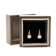 Te koop: prachtige oorbellen Roos 18ct Goud/Witgoud Brilliant, vintage luxe juwelen te koop in perfecte staat in Antwerpen met wereldwijde verzending.