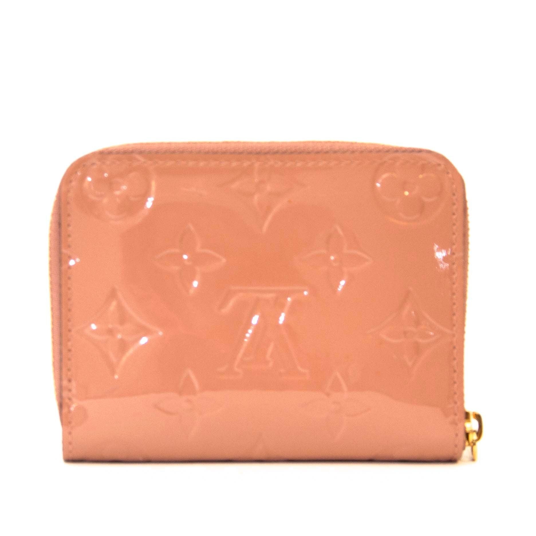 Koop authentieke tweedehands Louis Vuitton portefeuille bij LabelLov aan de juiste prijs.