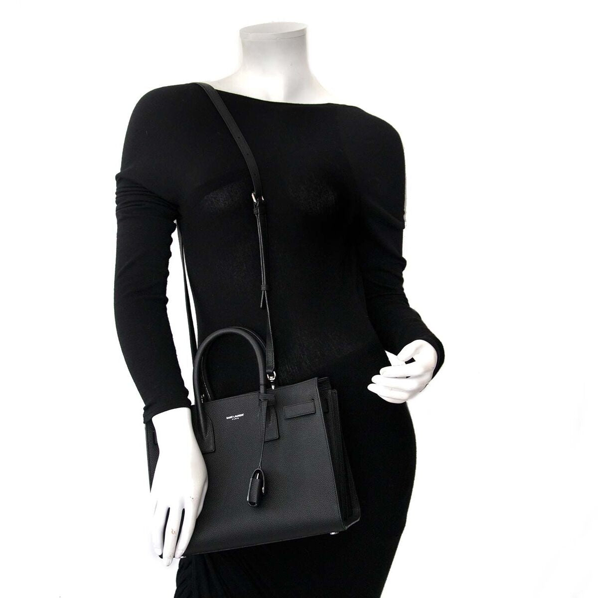 Want to buy an authentic secondhand YSL bag at a good price? Buy your designer bags at LabelLOV, online vintage shop, Antwerp Belgium