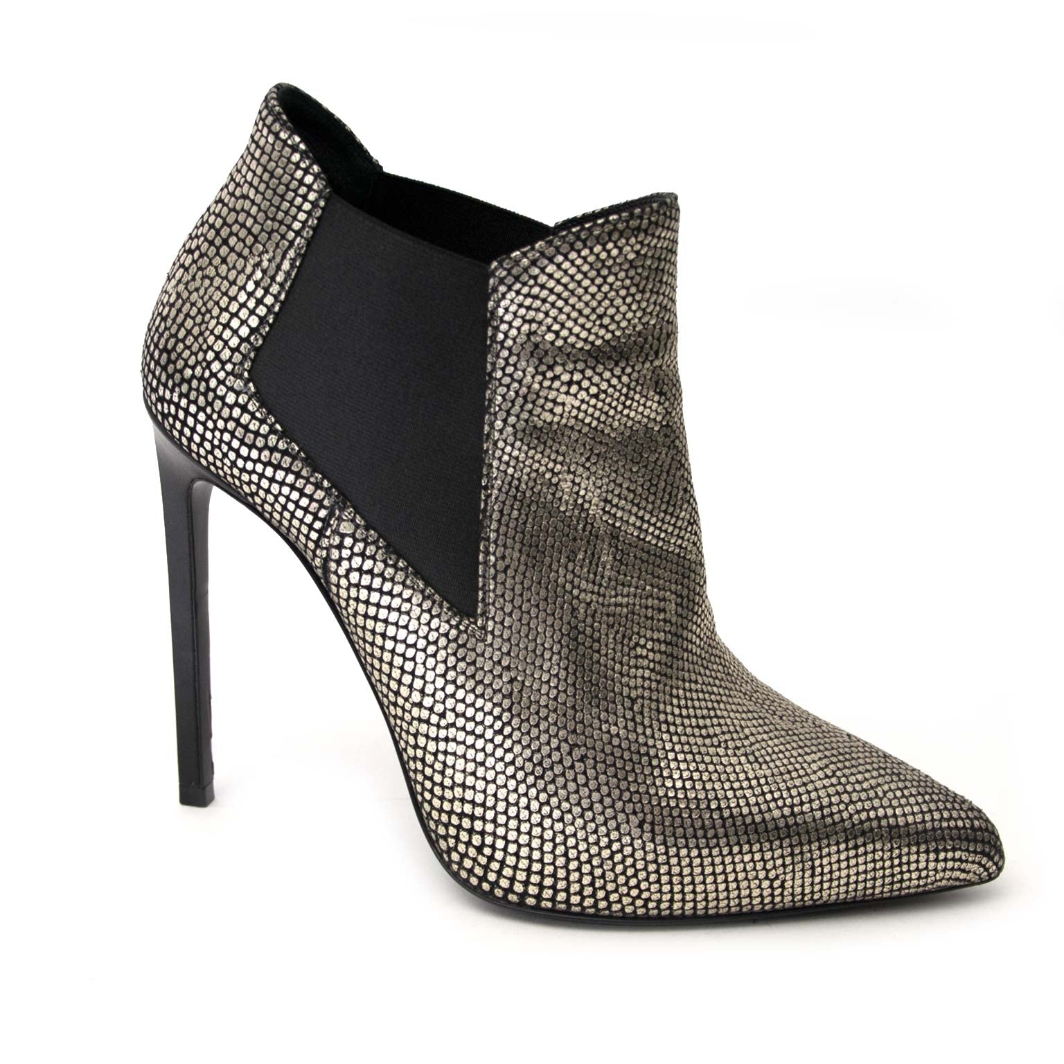 Saint Laurent Paris Leopard Print Pony Hair Ankle Booties Buy authentic designer Saint Laurent secondhand shoes boots at Labellov at the best price. Safe and secure shopping. Koop tweedehands authentieke YSL schoenen bij designer webwinkel labellov
