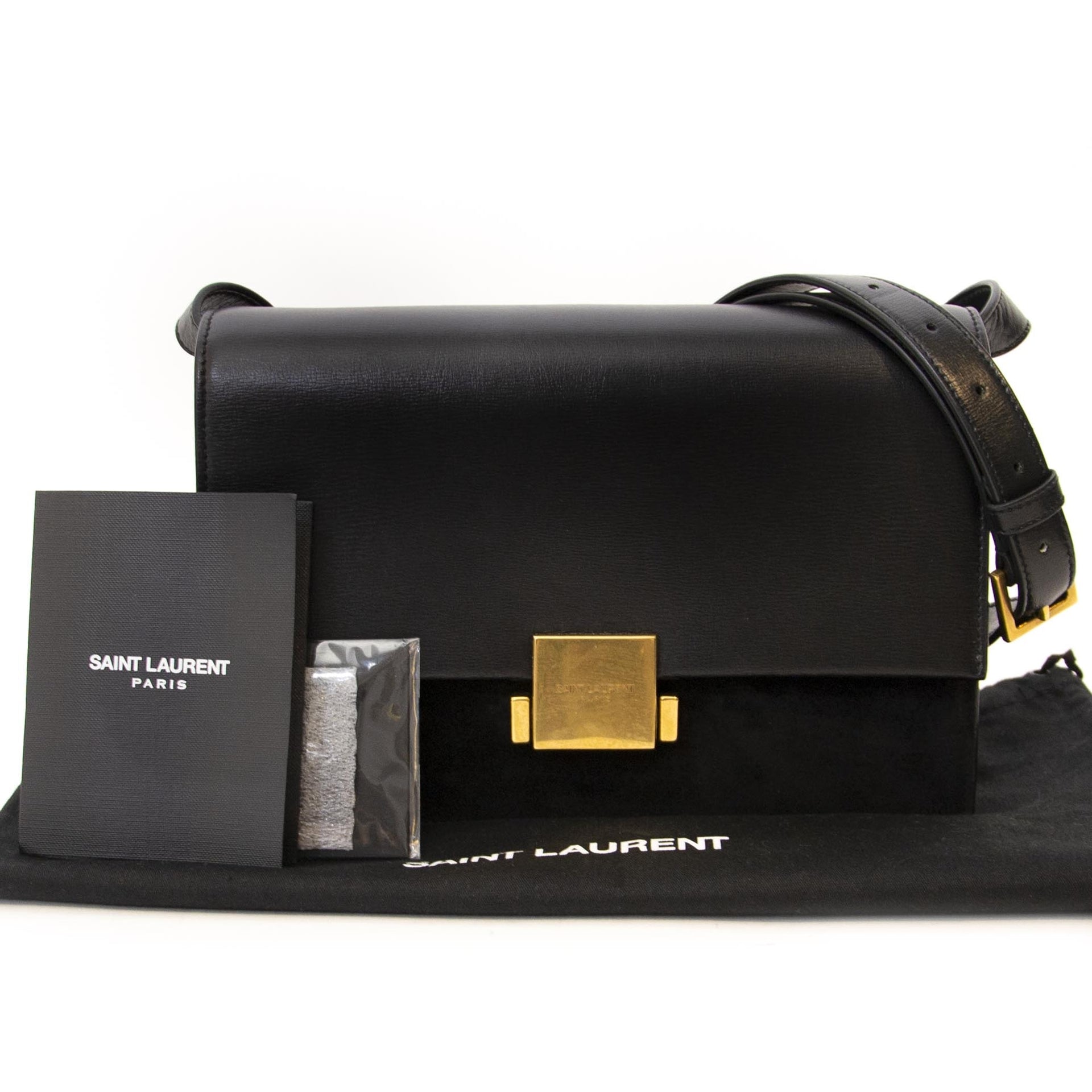 Yves Saint Laurent Black Medium Bellechasse Shoulder Bag. Bellechasse tas tweedehands online bij LabelLOV met autenticiteitsbewijs. Veilige betaling.