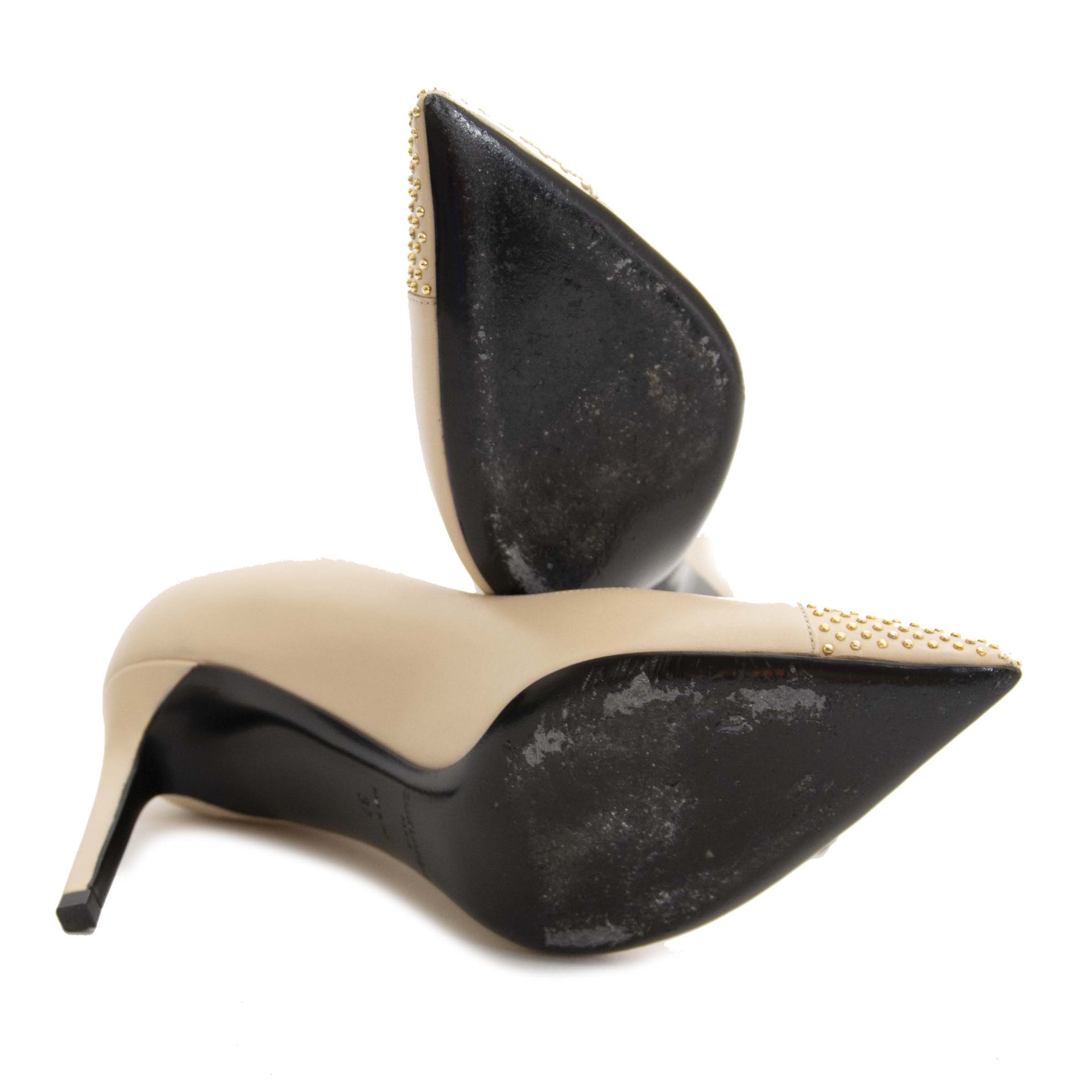 Saint Laurent Powder Pumps - size 37. For the best price at LabelLov. Pour le meilleur prix à LabelLOV. Voor de beste prijs bij LabelLOV.