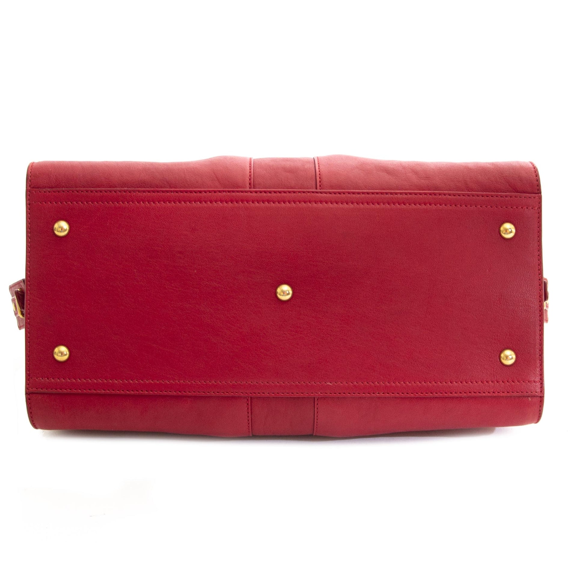 skip the waitinglist shop safe online tegen de beste prijs Saint Laurent YSL Red Leather Medium Cabas Chyc Tote Bag