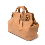 Heute können Sie die Salavator Ferragamo Soft W Medium Handtasche auf labellov.com ankaufen.