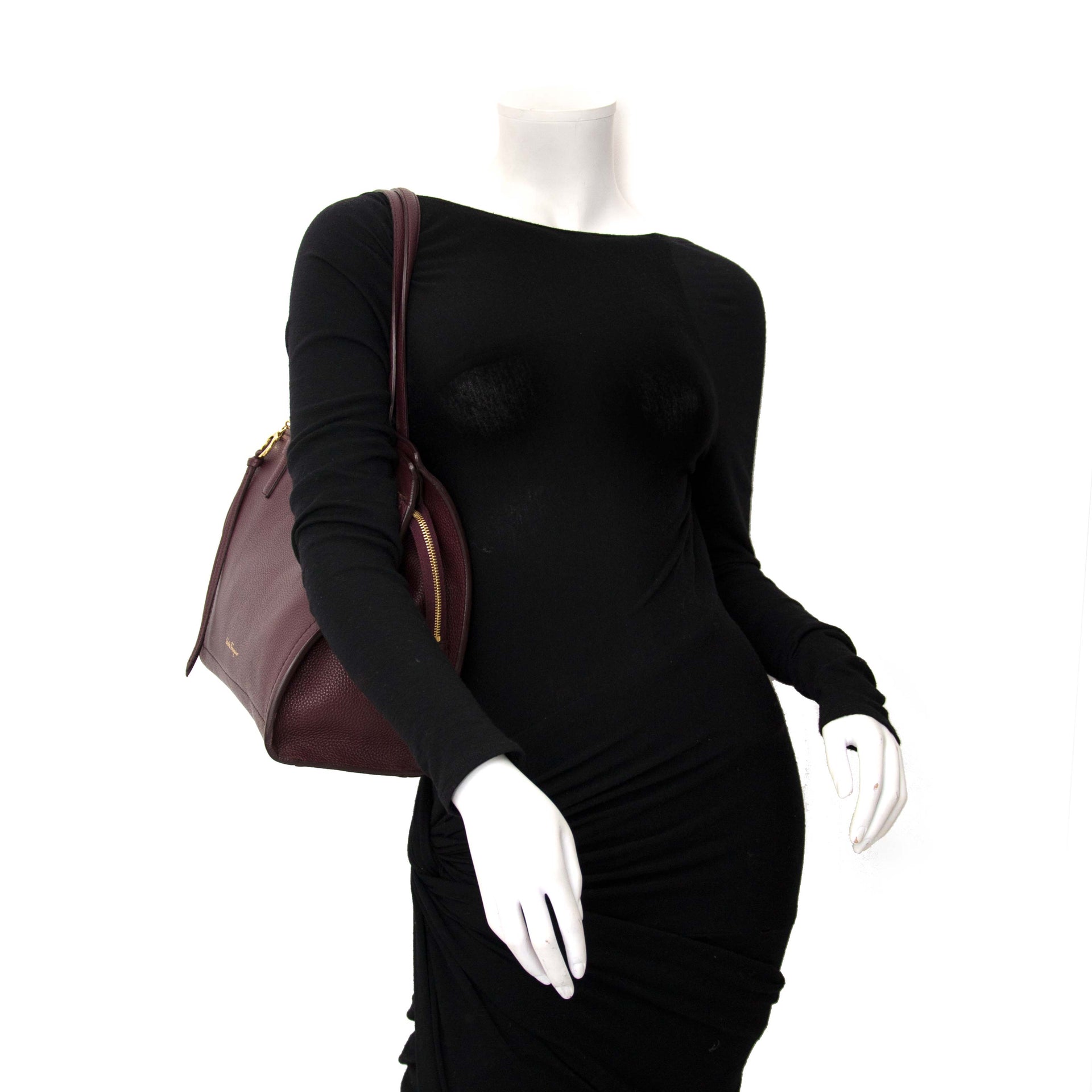 buy safe and secure online at labellov.com for the best price salvatore ferragamo burgundy minimalist tote