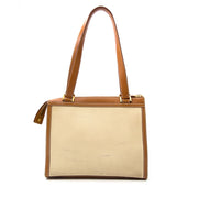 Vintage Salvatore Ferragamo shoulderbag for the best price at Labellov webshop. Safe and secure online shopping with 100% authenticity. Vintage Salvatore Ferragamo sac à epaule pour le meilleur prix.