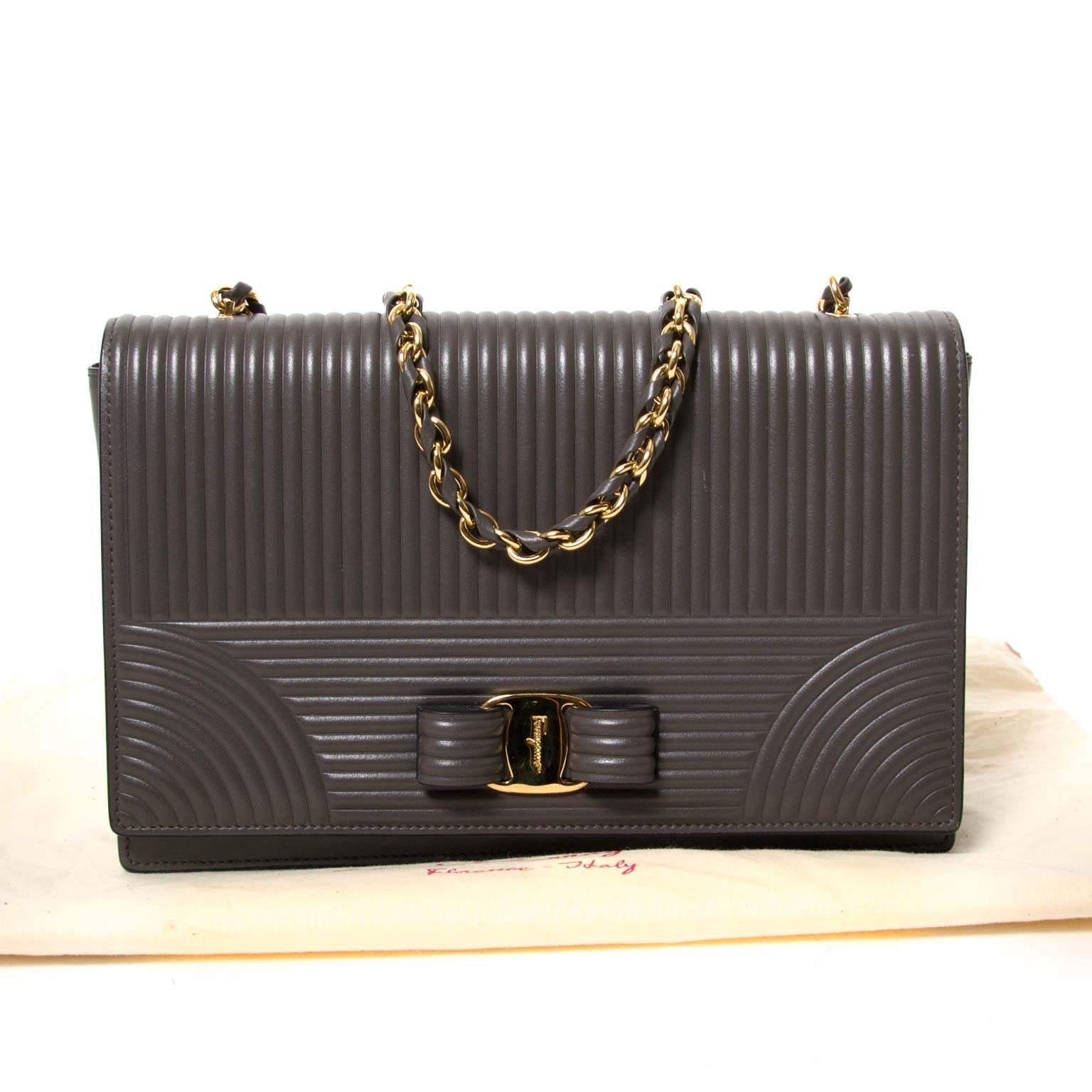 ahcetez Salvatore Ferragamo Grey Leather Ginny Crossbody Bag chez labellov