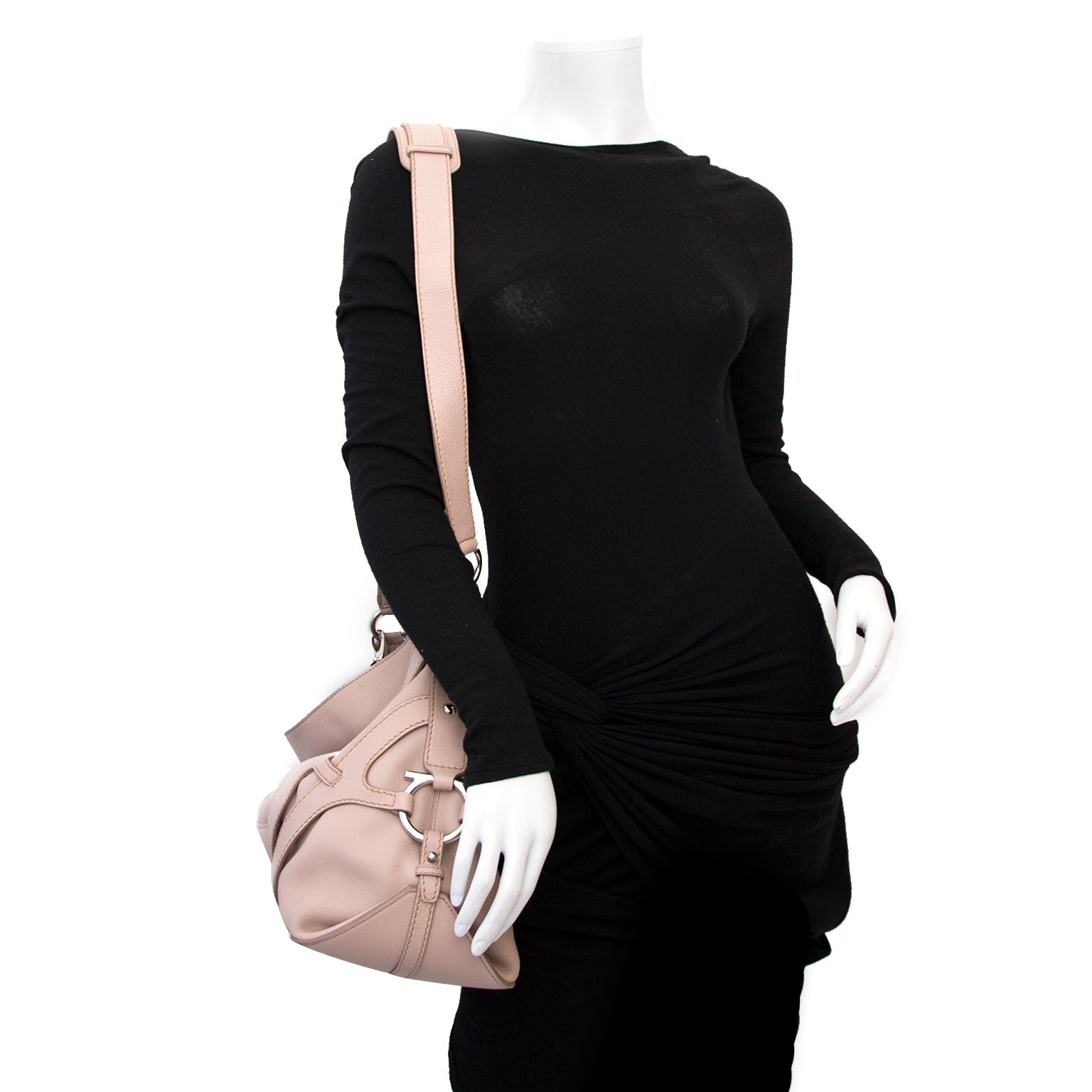 Salvatore Ferragamo nu online te koop bij labellov.com tegen de beste prijs