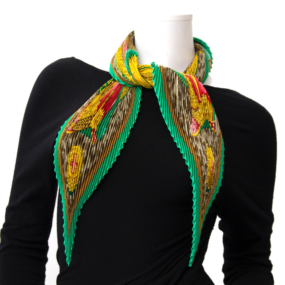 Acheter secure en ligne votre carré en soi Hermès Green Plissé Scarf