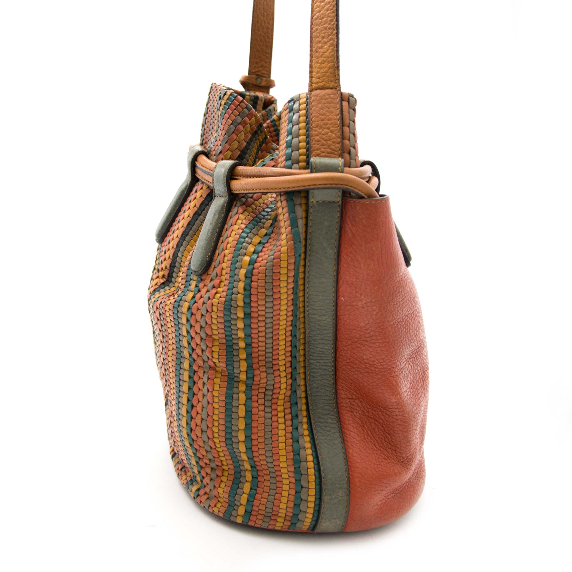 Koop op LabelLov tweedehands Delvaux bucket bag