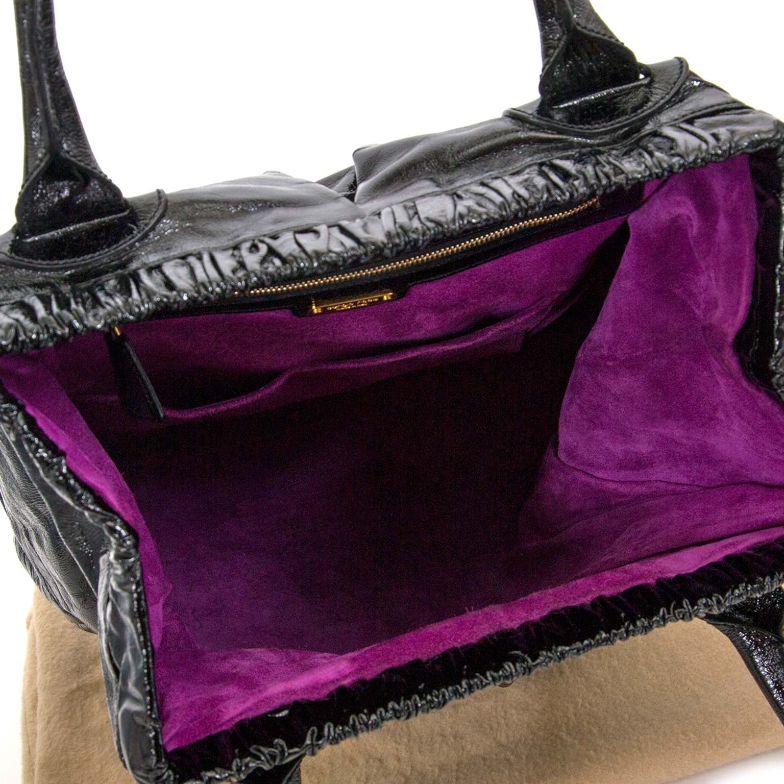 achetez Sergio Rossi Black Patent Leather Tote chez labellov pour le meilleur prix