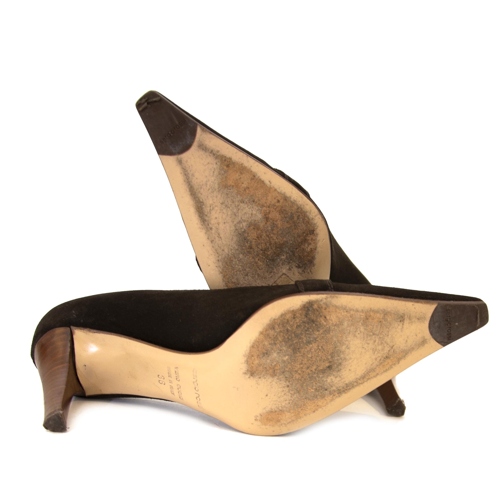 Koop authentiek Sergio Rossi schoenen aan de juiste prijs bij LabelLOV vintage webshop.