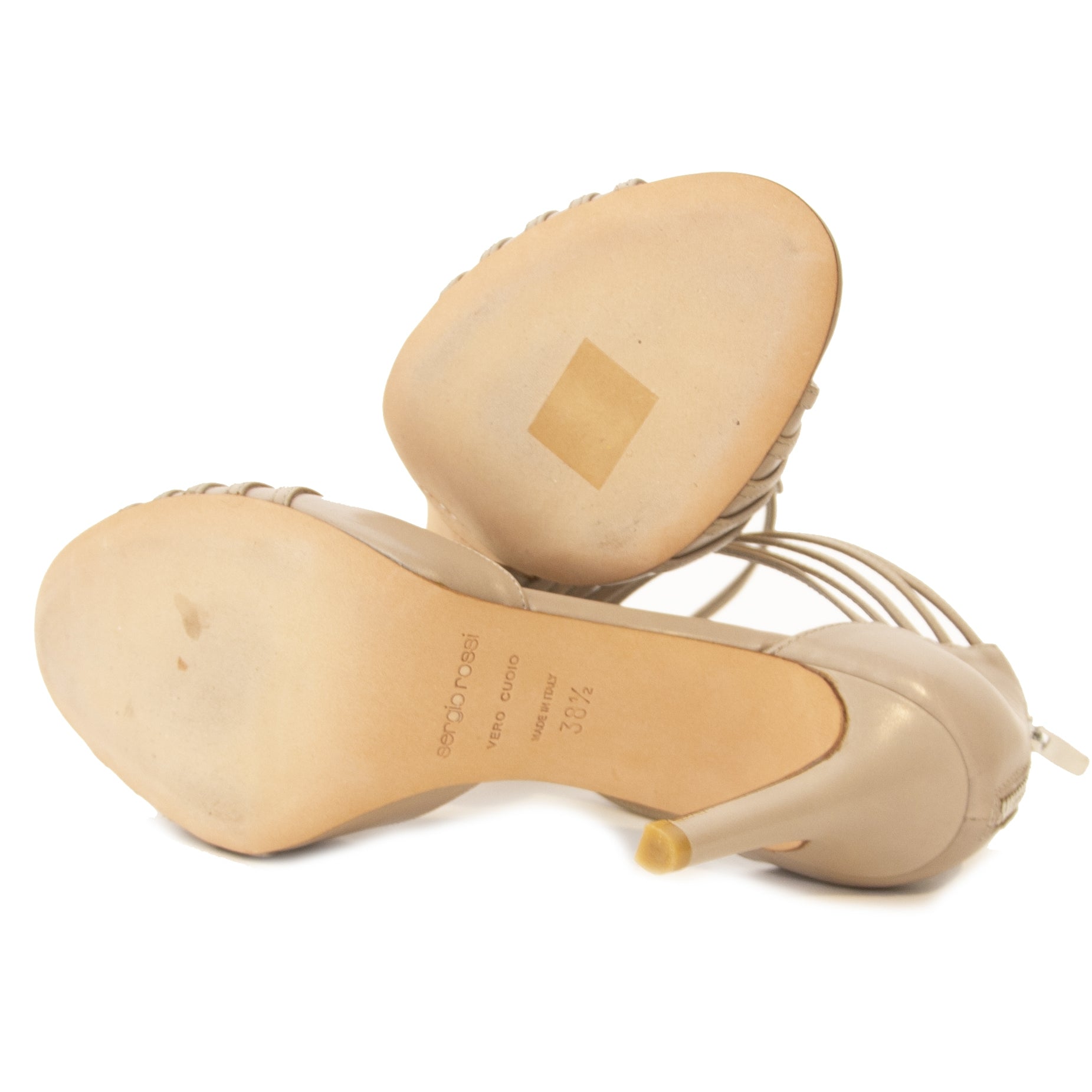 Buy authentic shoes Sergio Rossi Sandals in Beige at the right price at LabelLOV vintage webshop. Safe and secure online shopping. Koop authentieke tweedehands Sergio Rossi sandalen aan de juiste prijs bij LabelLOV webshop in Antwerpen.