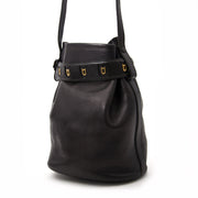 Vintage Delvaux black bucket bag for the best price at Labellov webshop. Safe and secure online shopping with 100% authenticity. Vintage Delvaux noir toile de cuir pour le meilleur prix.