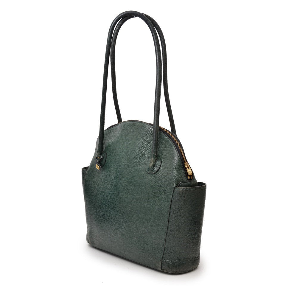 Vintage Delvaux green handbag for the best price at Labellov webshop. Safe and secure online shopping with 100% authenticity. Vintage Delvaux vert sac à main pour le meilleur prix.