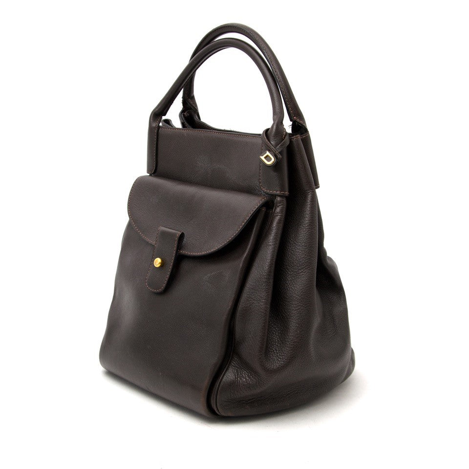 Vintage Delvaux brown handbag for the best price at Labellov webshop. Safe and secure online shopping with 100% authenticity. Vintage Delvaux brun sac à main pour le meilleur prix.