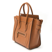 Vintage Céline micro luggage handbag for the best price at Labellov webshop. Safe and secure online shopping with 100% authenticity. Vintage Céline micro sac à bagages pour le meilleur prix.