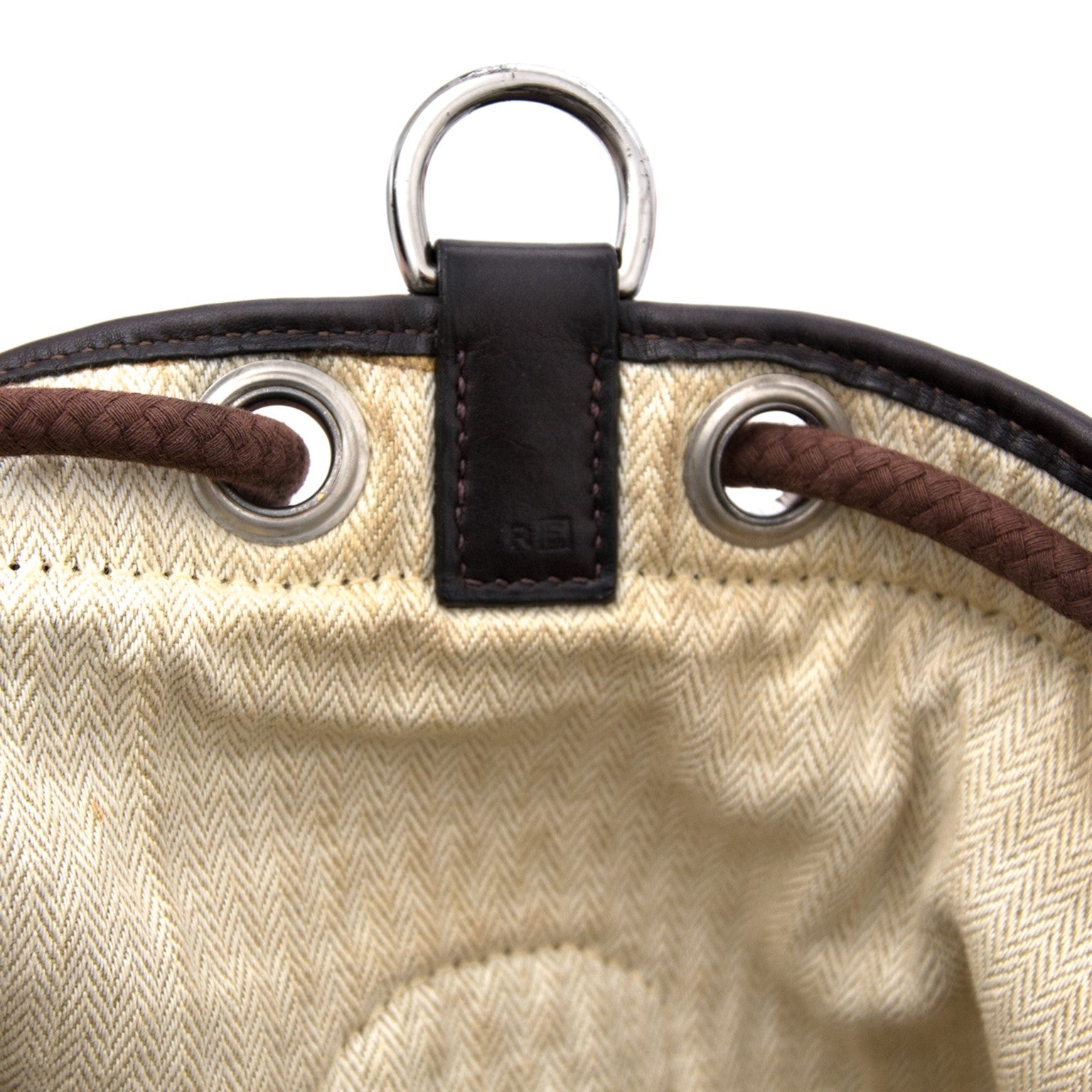 Vintage Hermès shoulder bag for the best price at Labellov webshop. Safe and secure online shopping with 100% authenticity. Vintage Hermès sac à epaule pour le meilleur prix.